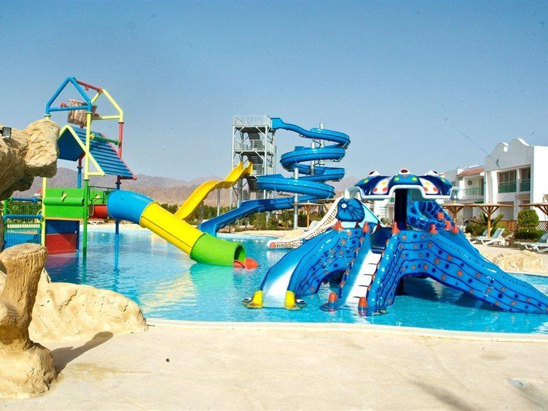 Complex Panorama Naama Heights